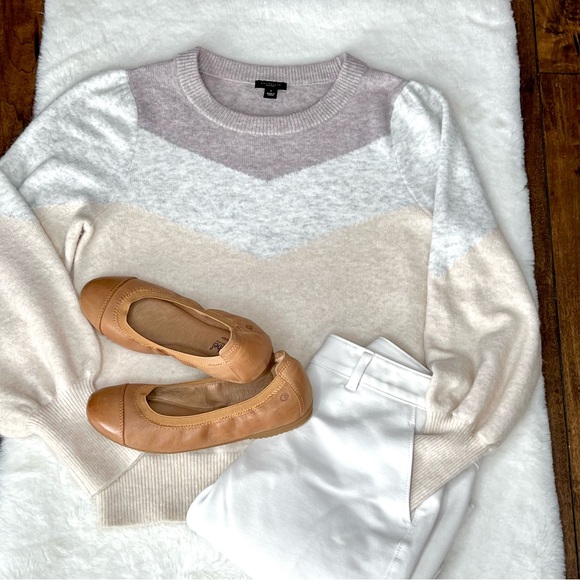 Ann Taylor Factory Chevron Pattern Color Smoky Lilac, Gray, Peach Sweater Sz S - Picture 2 of 13